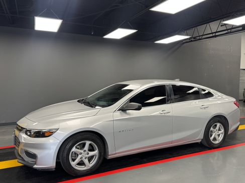 Used 2016 Chevrolet Malibu LS image 2