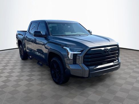 Used 2025 Toyota Tundra SR5 w/ SR5 Premium Package AWD/4WD image 4
