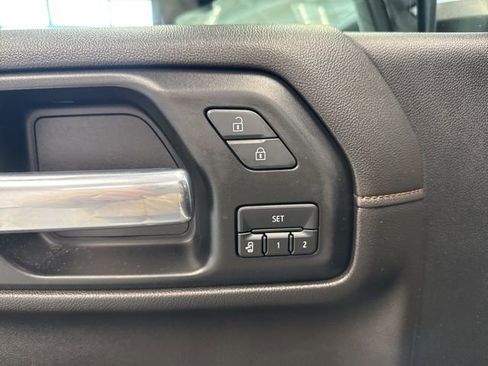 Used 2020 GMC Sierra 2500 AT4 image 17