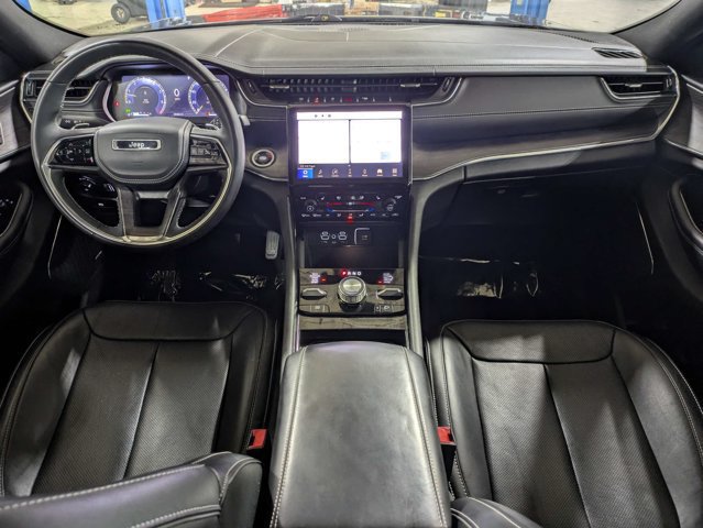 Used 2023 Jeep Grand Cherokee Overland AWD/4WD image 16