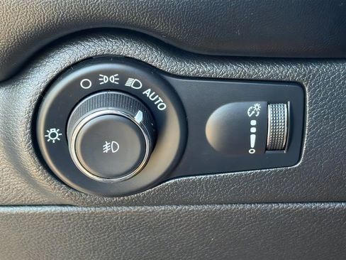 Used 2023 Dodge Durango GT RWD image 19