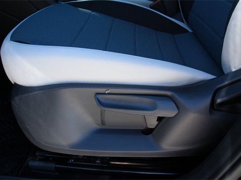 New 2026 Volkswagen Taos S image 15