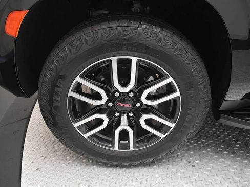Used 2024 GMC Yukon XL AT4 AWD/4WD image 26