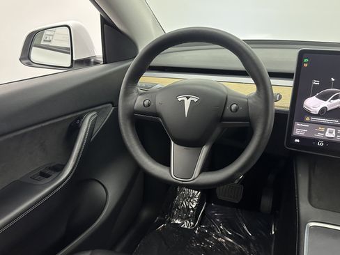 Used 2021 Tesla Model Y Long Range image 23