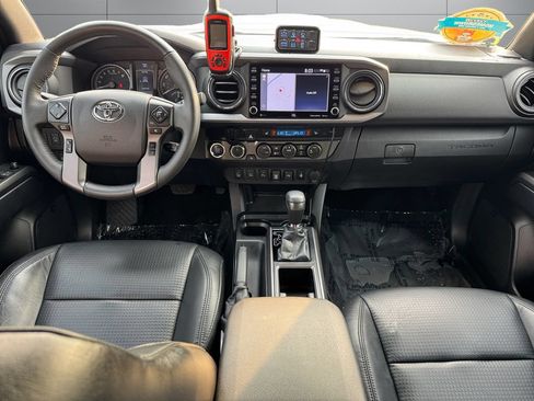 Certified 2020 Toyota Tacoma TRD Sport w/ TRD Premium Sport Package AWD/4WD image 12