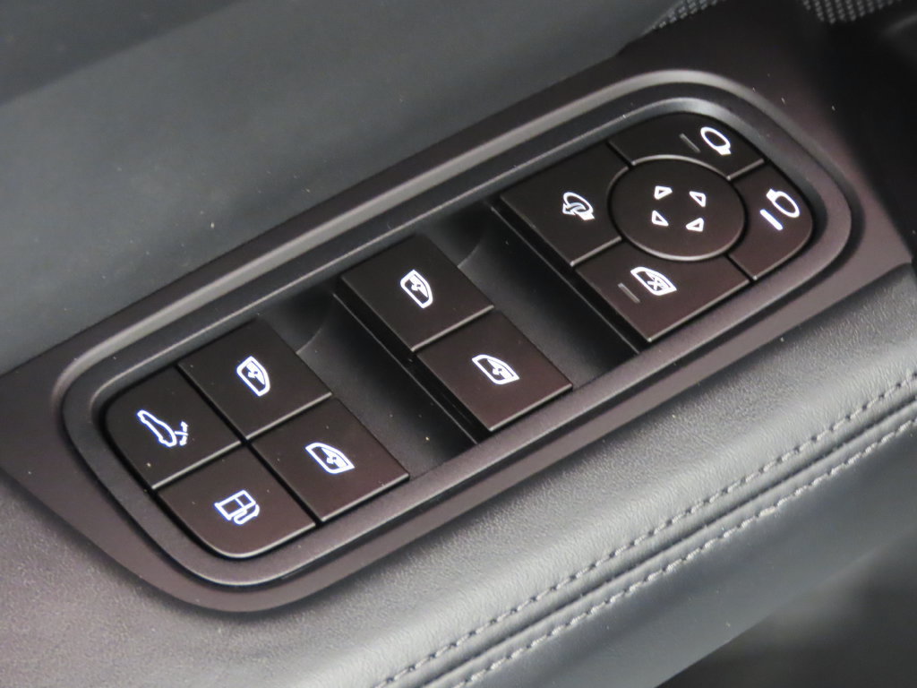 Certified 2026 Porsche Cayenne S AWD/4WD image 38