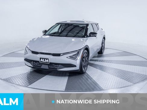 Used 2025 Kia EV6 Light w/ Light LR Technology Package RWD image 2