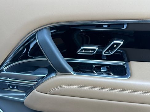 Certified 2023 Land Rover Range Rover SE image 19