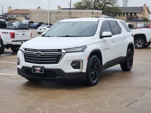 Used 2022 Chevrolet Traverse LT image 11