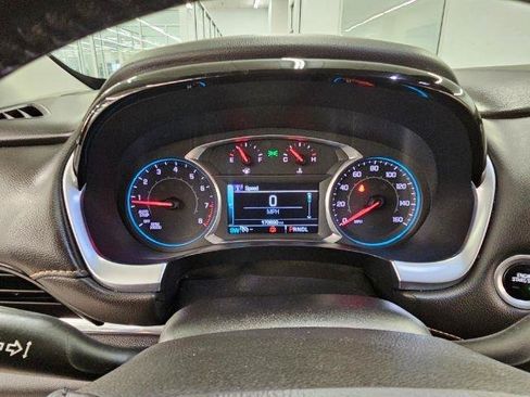Used 2019 Chevrolet Traverse LT FWD image 17