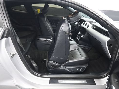Used 2016 Ford Mustang GT Premium w/ Equipment Group 401A RWD image 38