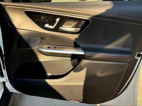 Used 2024 Mercedes-Benz GLC 43 AMG 4MATIC image 21