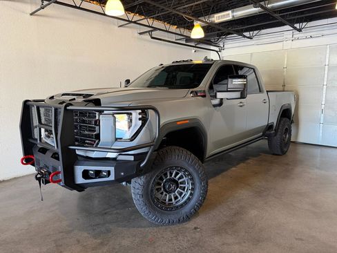 Used 2025 GMC Sierra 2500 AT4 w/ AT4 Premium Plus Package AWD/4WD image 1