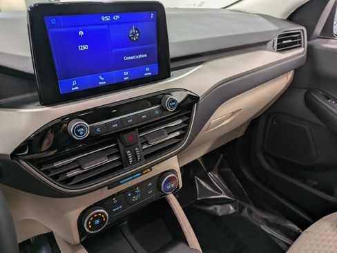 Certified 2022 Ford Escape SE image 12