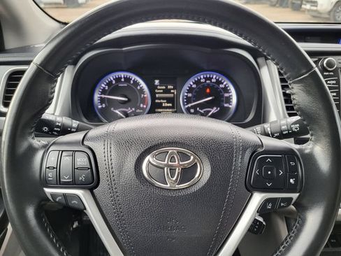Used 2017 Toyota Highlander XLE AWD/4WD image 15