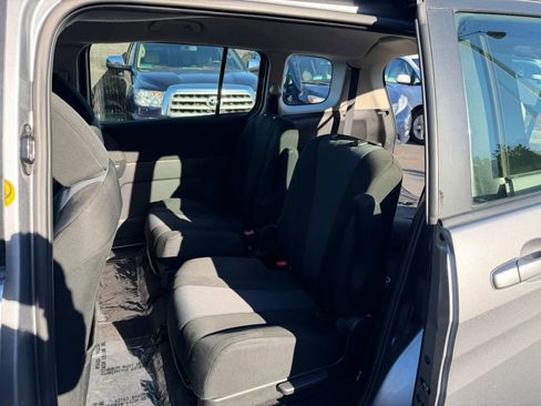 Used 2015 MAZDA MAZDA5 Sport image 10