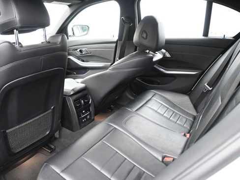 Used 2019 BMW 330i xDrive Sedan w/ Premium Package AWD/4WD image 9
