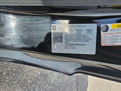 Used 2021 Chevrolet Camaro LT image 29