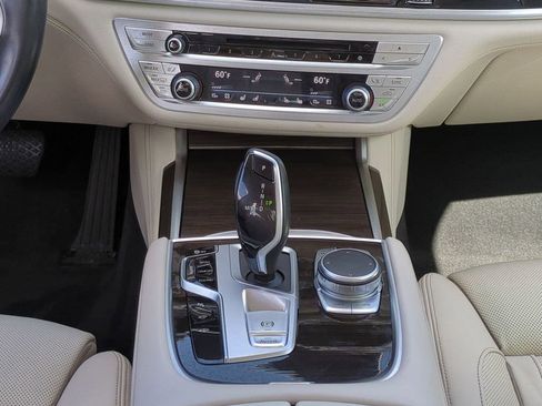 Used 2020 BMW 740i w/ Premium Package image 18