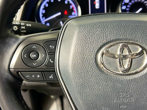 Used 2018 Toyota Camry SE w/ Moonroof Package FWD image 16