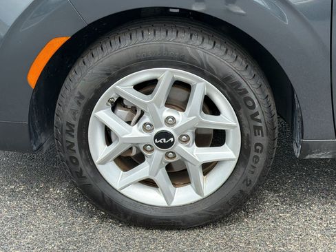 Used 2025 Kia Soul LX w/ LX Technology Package FWD image 13
