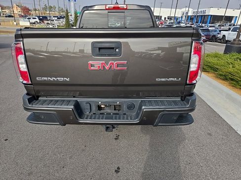 Used 2019 GMC Canyon Denali image 8