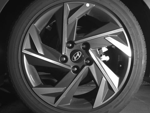 Used 2025 Hyundai Elantra SEL image 14