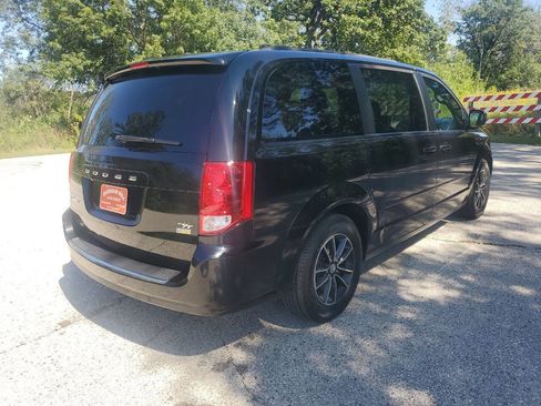 Used 2016 Dodge Grand Caravan R/T image 6