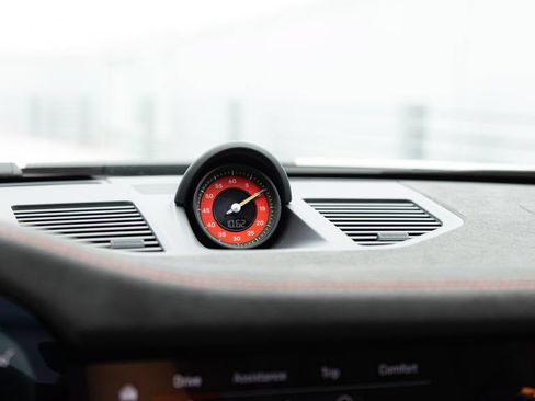 Certified 2025 Porsche 911 GT3 RS RWD image 38