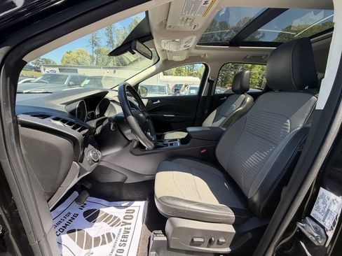 Used 2019 Ford Escape Titanium image 15