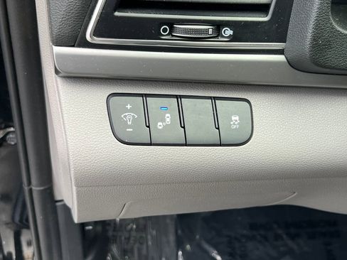 Used 2018 Hyundai Elantra SEL FWD image 18