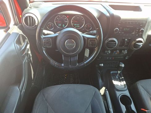 Used 2016 Jeep Wrangler Unlimited Sport AWD/4WD image 13