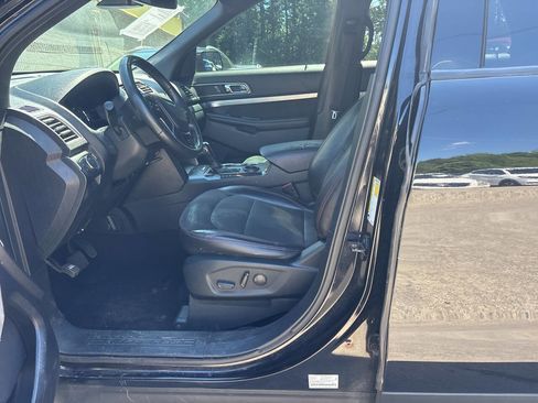 Used 2019 Ford Explorer XLT w/ Equipment Group 202A FWD image 10