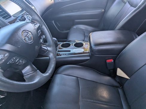 Used 2015 Nissan Pathfinder Platinum image 18