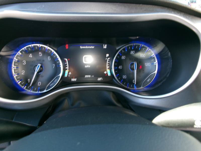 Used 2026 Chrysler Pacifica Select FWD image 17