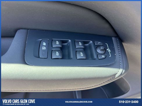 Used 2026 Volvo XC60 B5 Core w/ Protection Package Premier AWD/4WD image 16