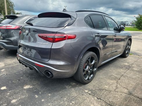 Used 2023 Alfa Romeo Stelvio Veloce AWD/4WD image 5