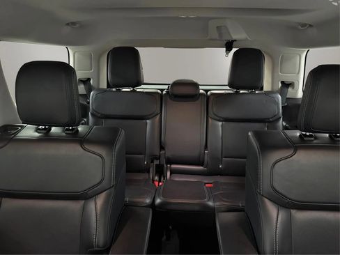 Used 2025 Ford Expedition Platinum AWD/4WD image 32