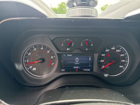 Used 2020 Chevrolet Camaro LT RWD image 4