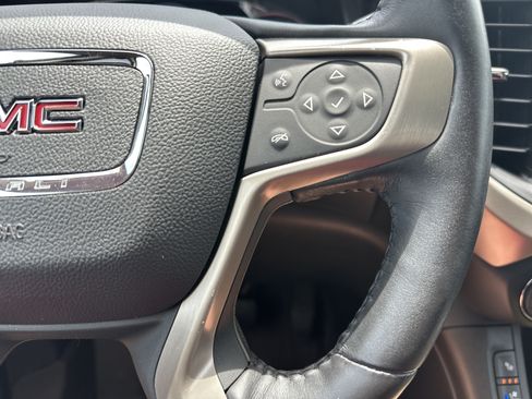 Used 2017 GMC Acadia Denali AWD/4WD image 20