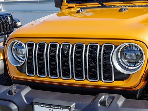 New 2026 Jeep Wrangler Unlimited Sahara AWD/4WD image 6