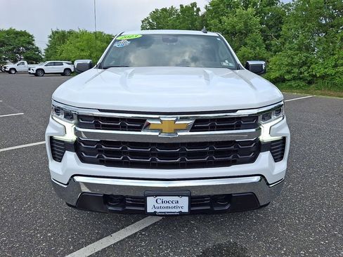 Used 2023 Chevrolet Silverado 1500 LT AWD/4WD image 2