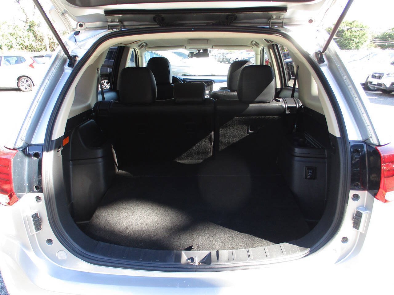 Used 2019 Mitsubishi Outlander SEL AWD/4WD image 7