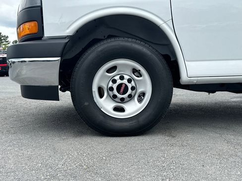 New 2026 GMC Savana 2500 Extended RWD image 19
