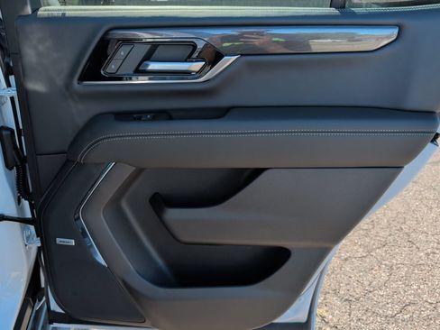 New 2026 GMC Yukon Elevation w/ Elevation Premium Package AWD/4WD image 39