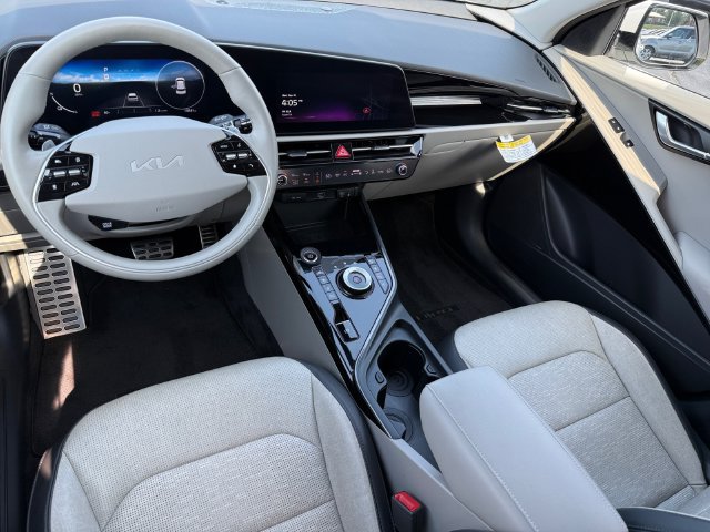 Used 2023 Kia Niro Wave FWD image 14
