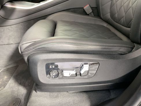 Used 2023 BMW X5 sDrive40i w/ Luxury Seating Package image 11