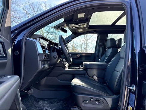 New 2026 GMC Yukon Denali w/ Denali Reserve Package image 10