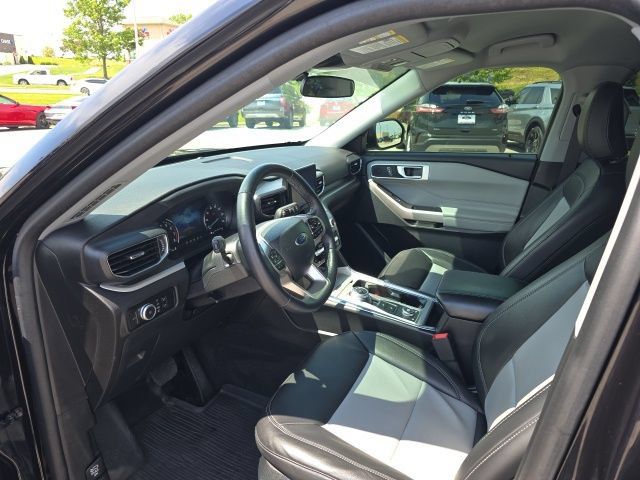 Certified 2023 Ford Explorer XLT w/ Equipment Group 202A AWD/4WD image 10