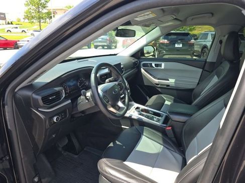 Certified 2023 Ford Explorer XLT w/ Equipment Group 202A AWD/4WD image 10